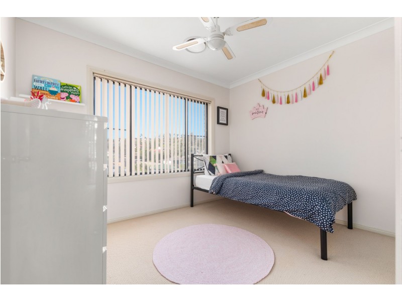 17 Rosebery Avenue, Macquarie Hills NSW 2285