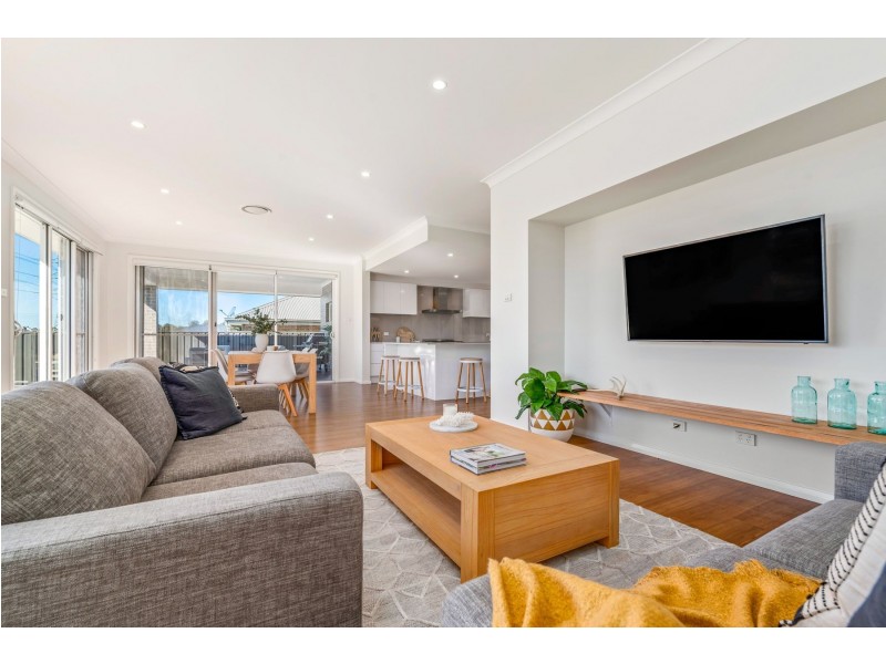 22 Blantyre Road, Macquarie Hills NSW 2285