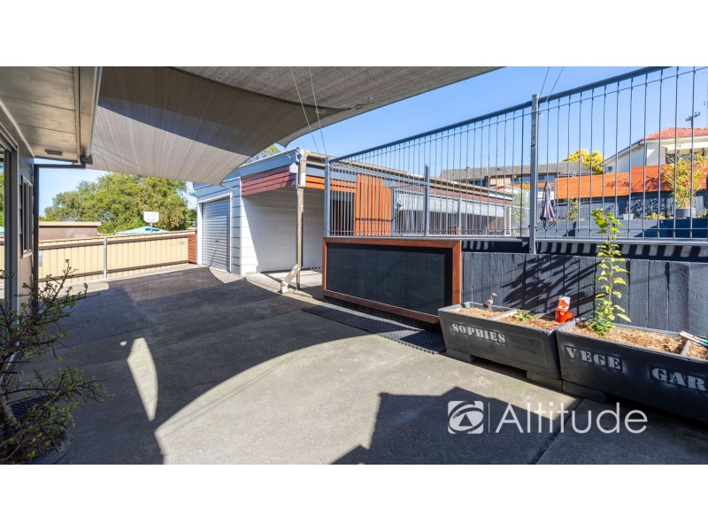 8 Michele Crescent, Glendale NSW 2285