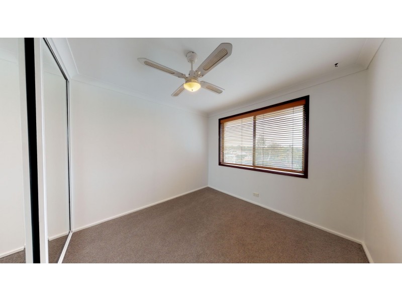 33 Amsdale Avenue, Macquarie Hills NSW 2285