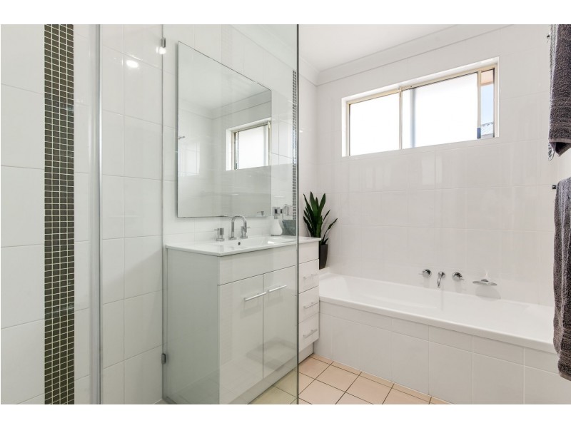 33 Lawson Road, Macquarie Hills NSW 2285