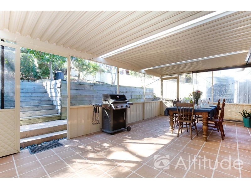 7 Bellevue Lane, Fennell Bay NSW 2283