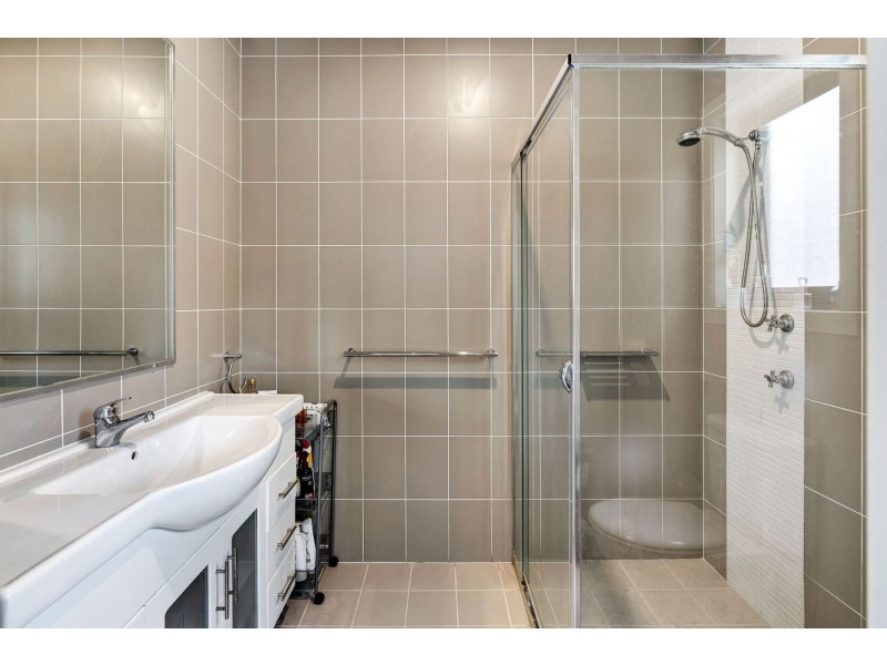 24 Kestrel Circuit, Shortland NSW 2307