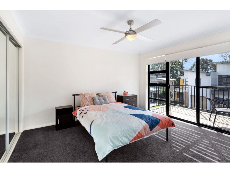 24 Kestrel Circuit, Shortland NSW 2307