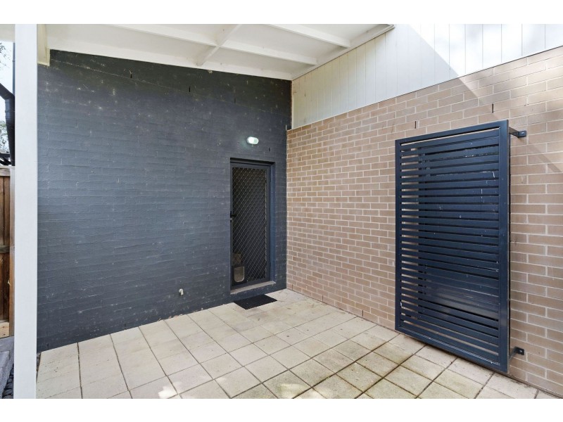 24 Kestrel Circuit, Shortland NSW 2307