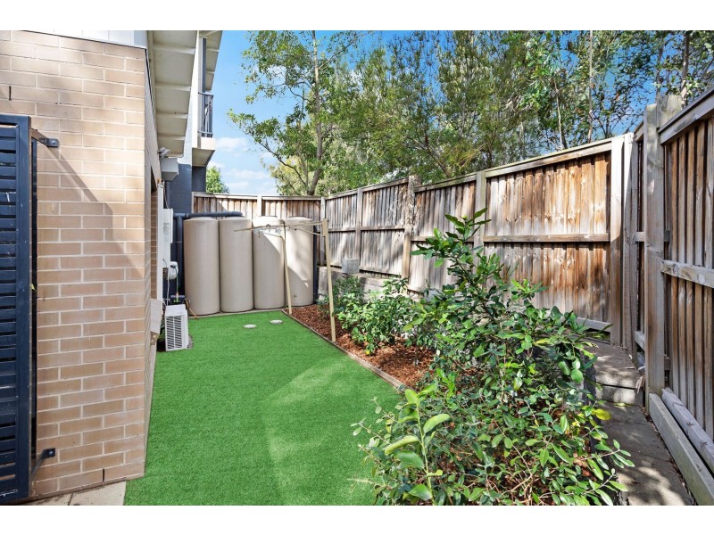 24 Kestrel Circuit, Shortland NSW 2307