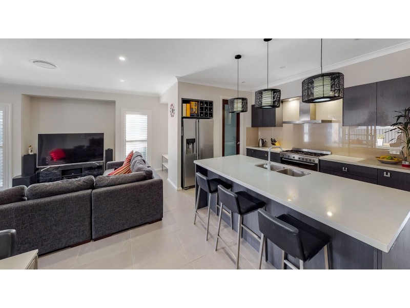 8 Scorpius Ridge, Cameron Park NSW 2285