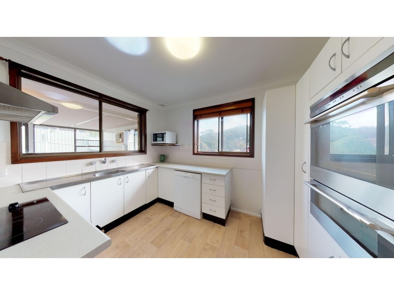 33 Amsdale Avenue, Macquarie Hills NSW 2285