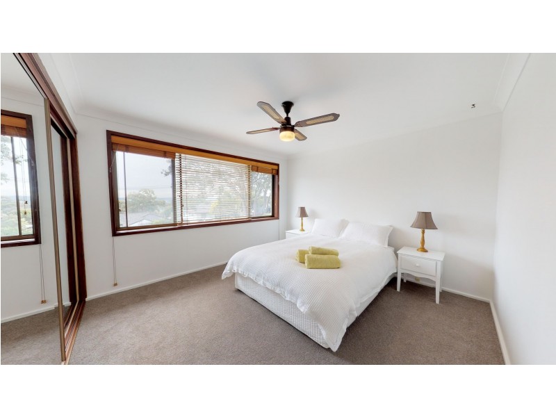 33 Amsdale Avenue, Macquarie Hills NSW 2285