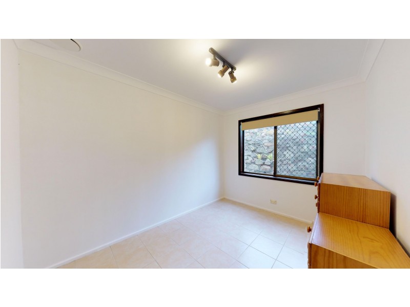 33 Amsdale Avenue, Macquarie Hills NSW 2285