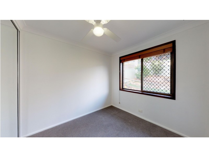 33 Amsdale Avenue, Macquarie Hills NSW 2285