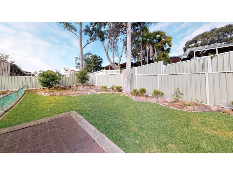 33 Amsdale Avenue, Macquarie Hills NSW 2285