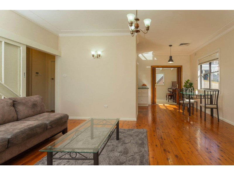 6 Michele Crescent, Glendale NSW 2285