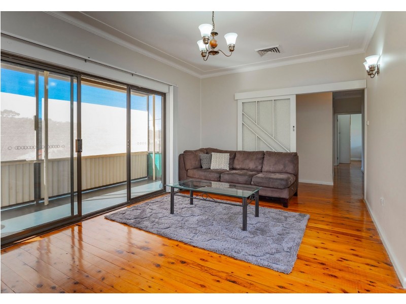 6 Michele Crescent, Glendale NSW 2285