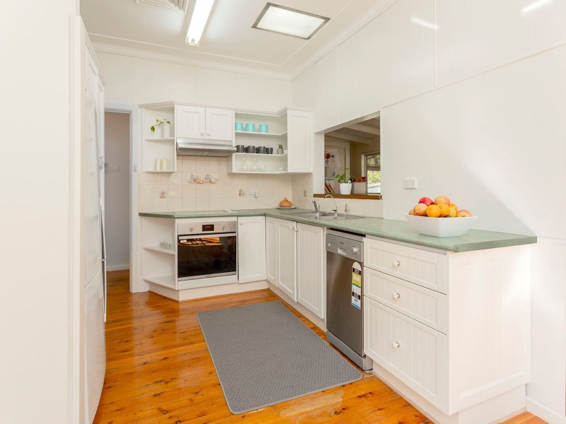 6 Michele Crescent, Glendale NSW 2285