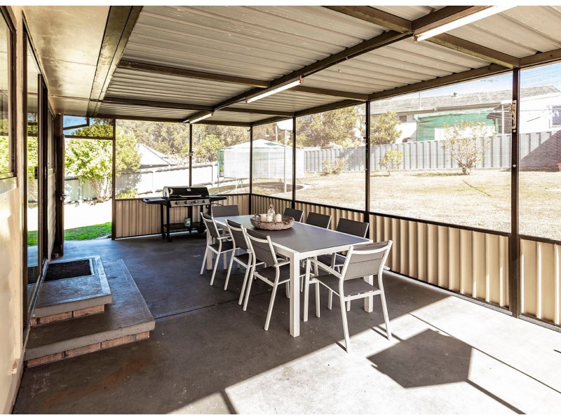 6 Michele Crescent, Glendale NSW 2285