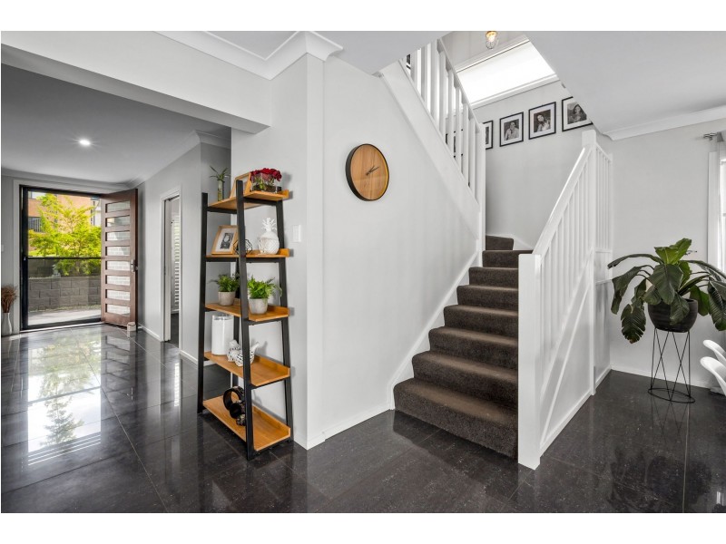 17 Fitzwilliam Circuit, Macquarie Hills NSW 2285