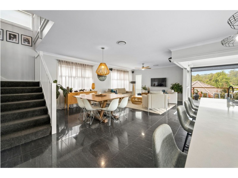 17 Fitzwilliam Circuit, Macquarie Hills NSW 2285