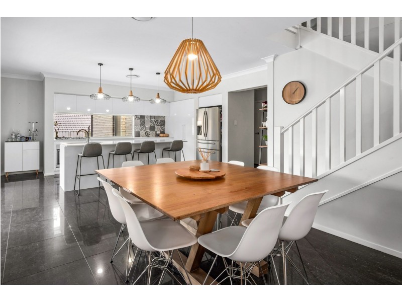 17 Fitzwilliam Circuit, Macquarie Hills NSW 2285