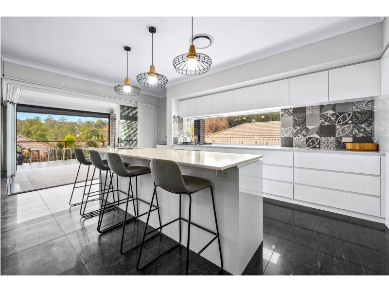 17 Fitzwilliam Circuit, Macquarie Hills NSW 2285