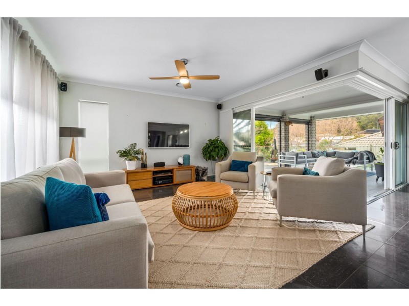 17 Fitzwilliam Circuit, Macquarie Hills NSW 2285