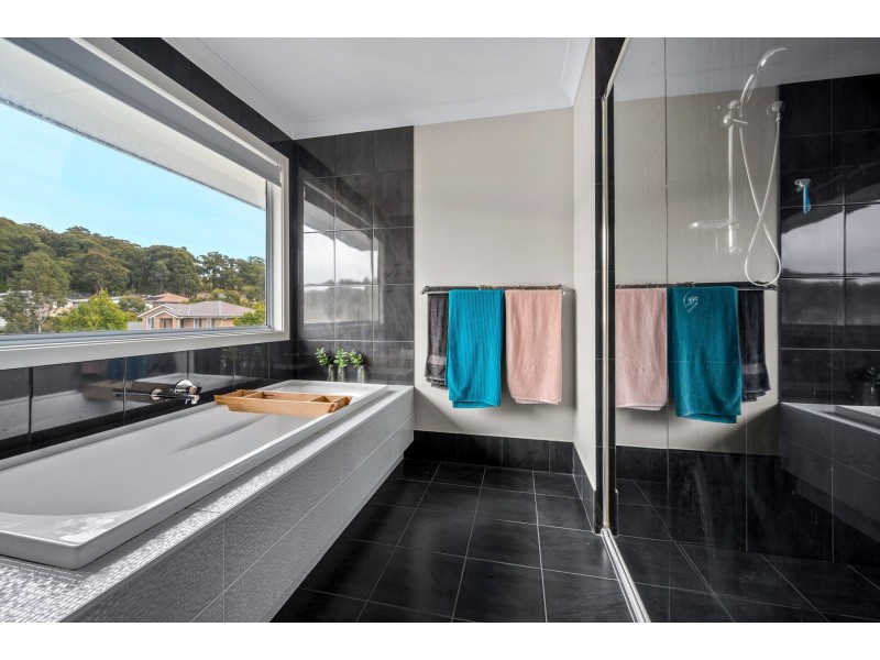 17 Fitzwilliam Circuit, Macquarie Hills NSW 2285