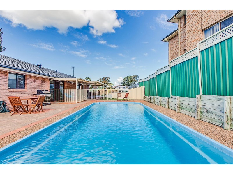 30 Calverton Crescent, Belmont North NSW 2280