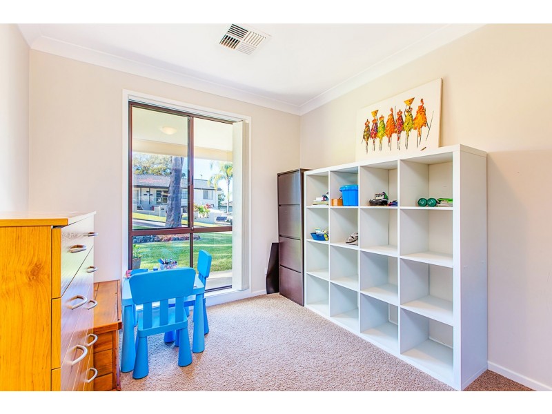 30 Calverton Crescent, Belmont North NSW 2280