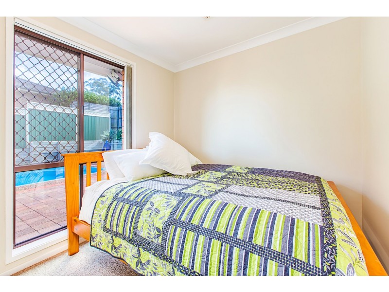30 Calverton Crescent, Belmont North NSW 2280