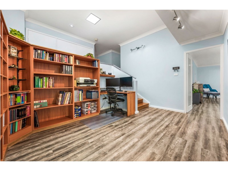 89 Connaught Road, Valentine NSW 2280