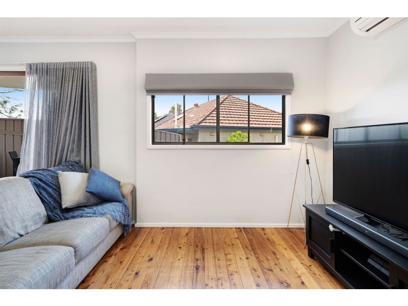 15 Davies Parade, Mount Hutton NSW 2290