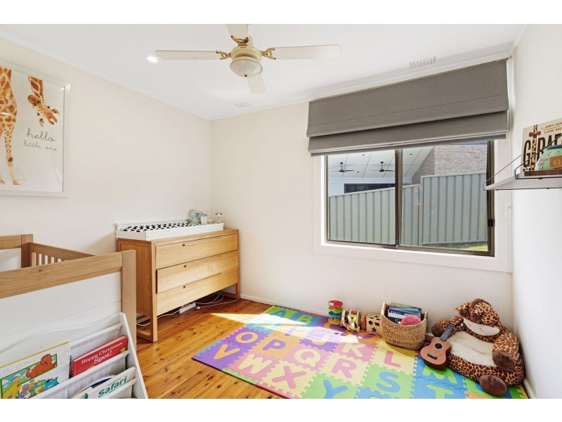 15 Davies Parade, Mount Hutton NSW 2290