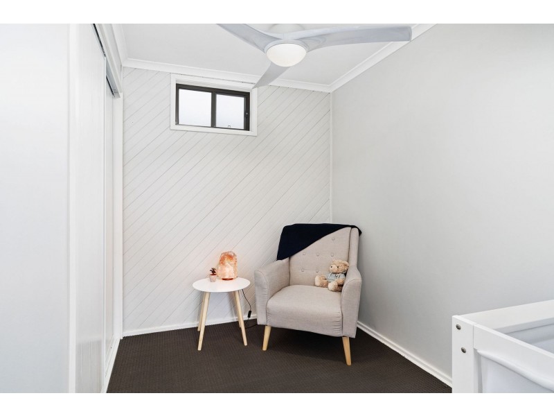 15 Davies Parade, Mount Hutton NSW 2290