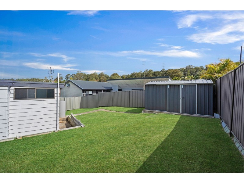 15 Davies Parade, Mount Hutton NSW 2290