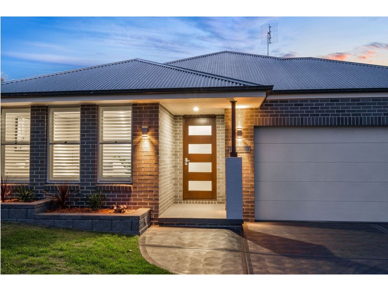 8 Scorpius Ridge, Cameron Park NSW 2285