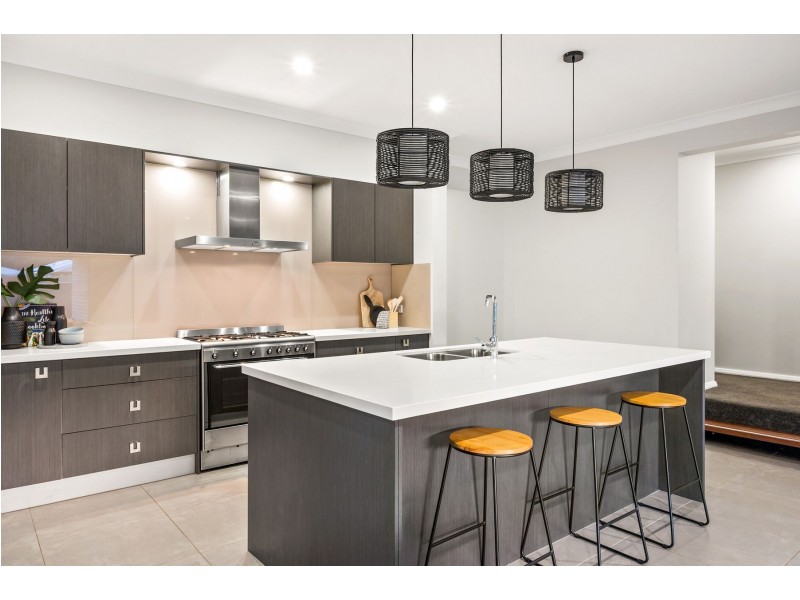 8 Scorpius Ridge, Cameron Park NSW 2285