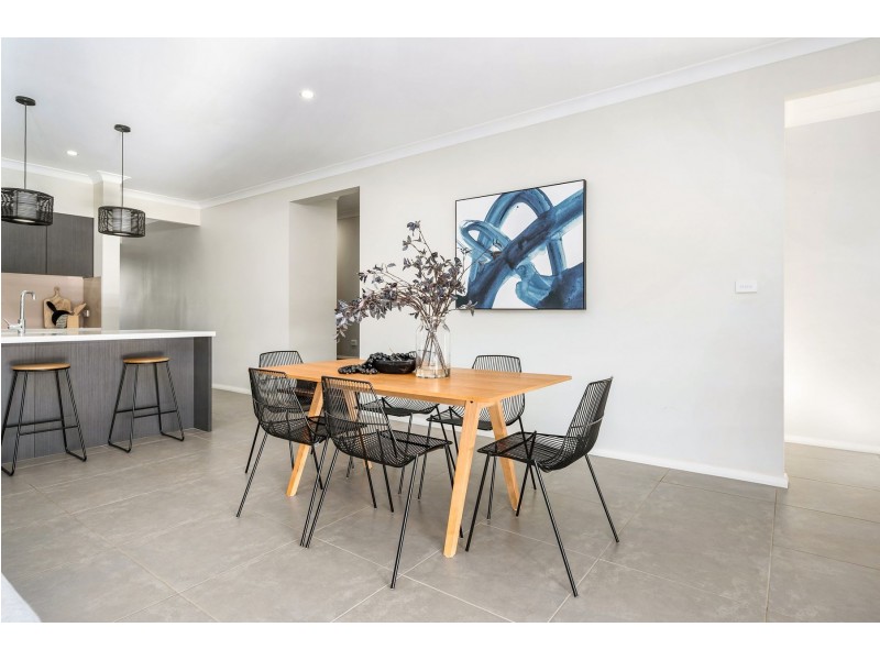 8 Scorpius Ridge, Cameron Park NSW 2285