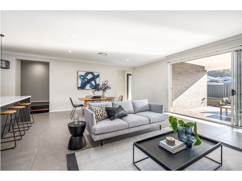 8 Scorpius Ridge, Cameron Park NSW 2285