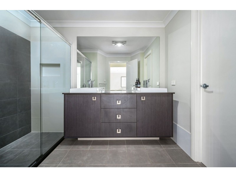 8 Scorpius Ridge, Cameron Park NSW 2285