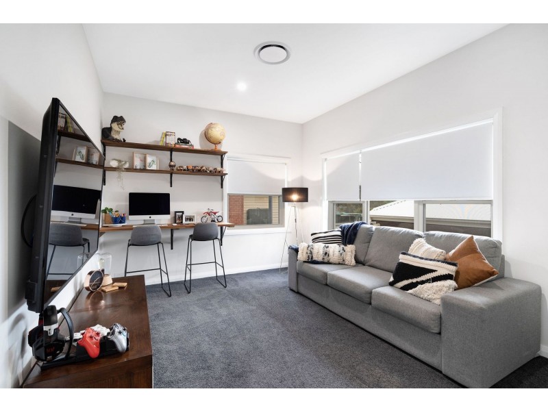 25 Linden Avenue, Eleebana NSW 2282