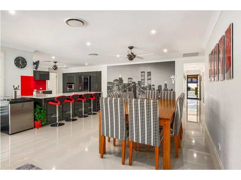 39 Green Point Drive, Belmont NSW 2280