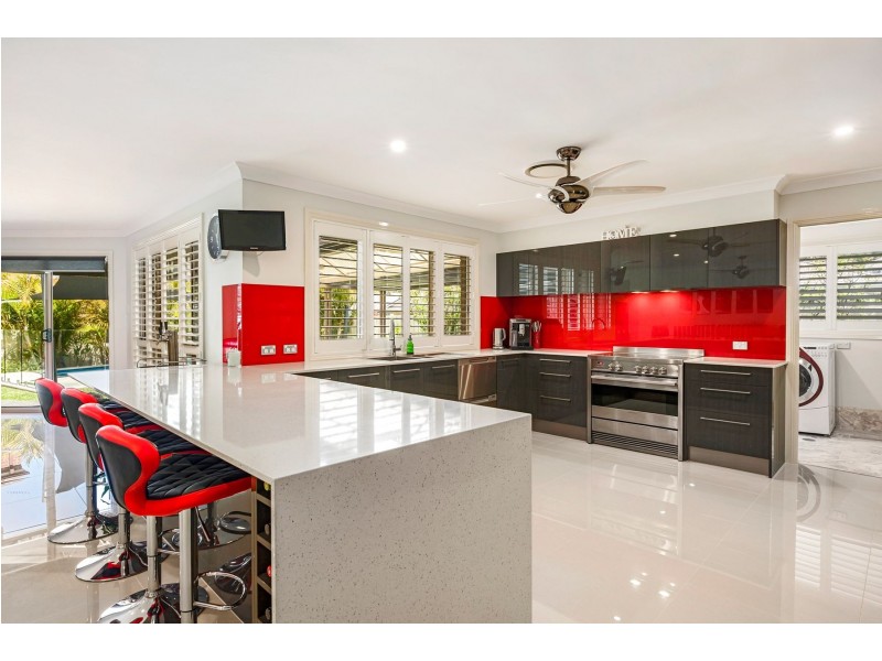 39 Green Point Drive, Belmont NSW 2280