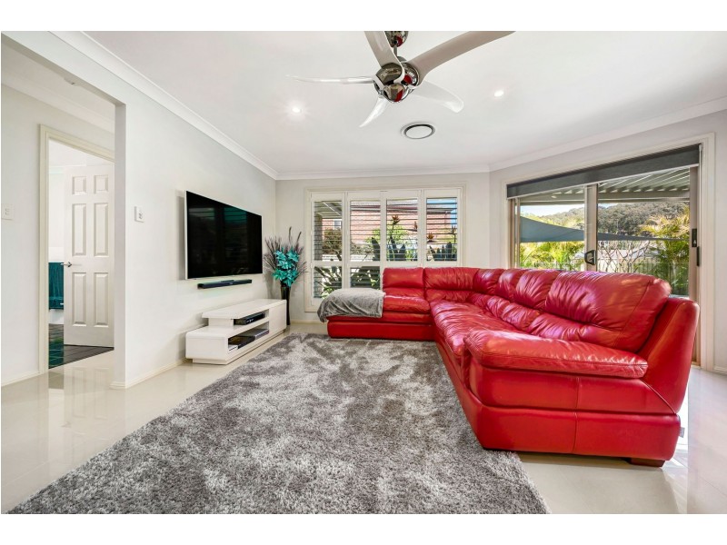 39 Green Point Drive, Belmont NSW 2280
