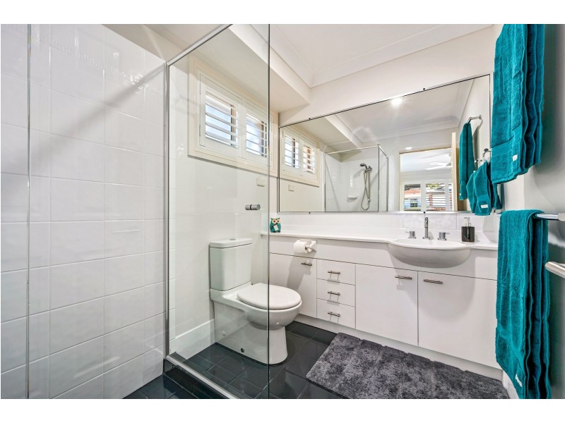 39 Green Point Drive, Belmont NSW 2280