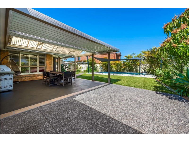 39 Green Point Drive, Belmont NSW 2280