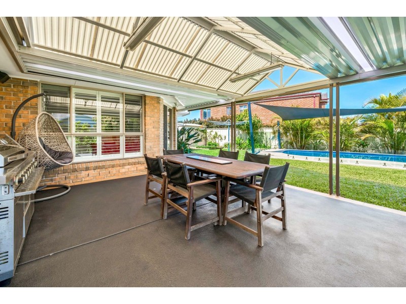 39 Green Point Drive, Belmont NSW 2280