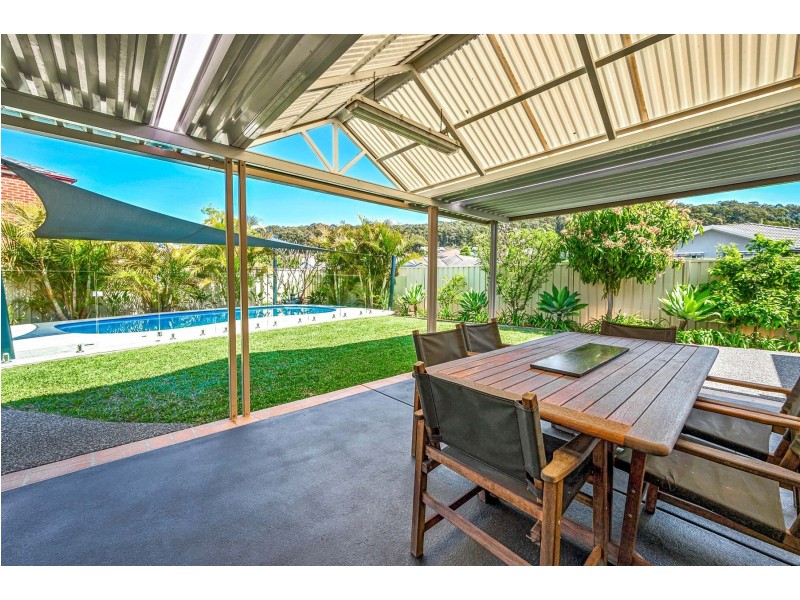 39 Green Point Drive, Belmont NSW 2280