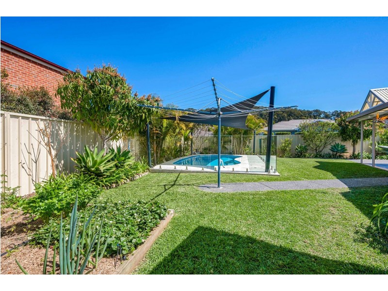 39 Green Point Drive, Belmont NSW 2280