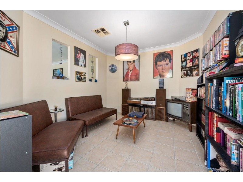 19 Melroy Drive, Mount Hutton NSW 2290