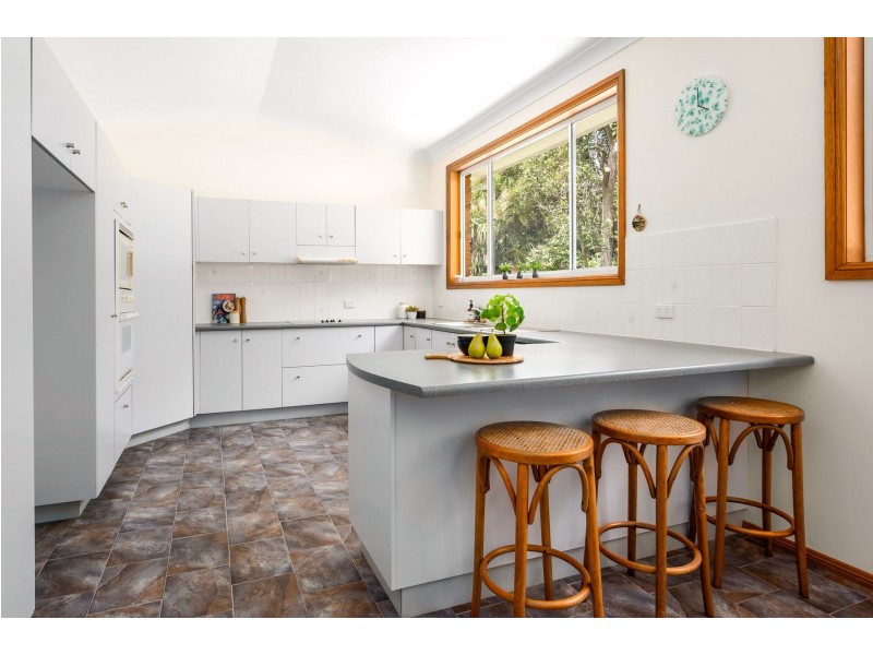 23 Cinnabar Close, Caves Beach NSW 2281